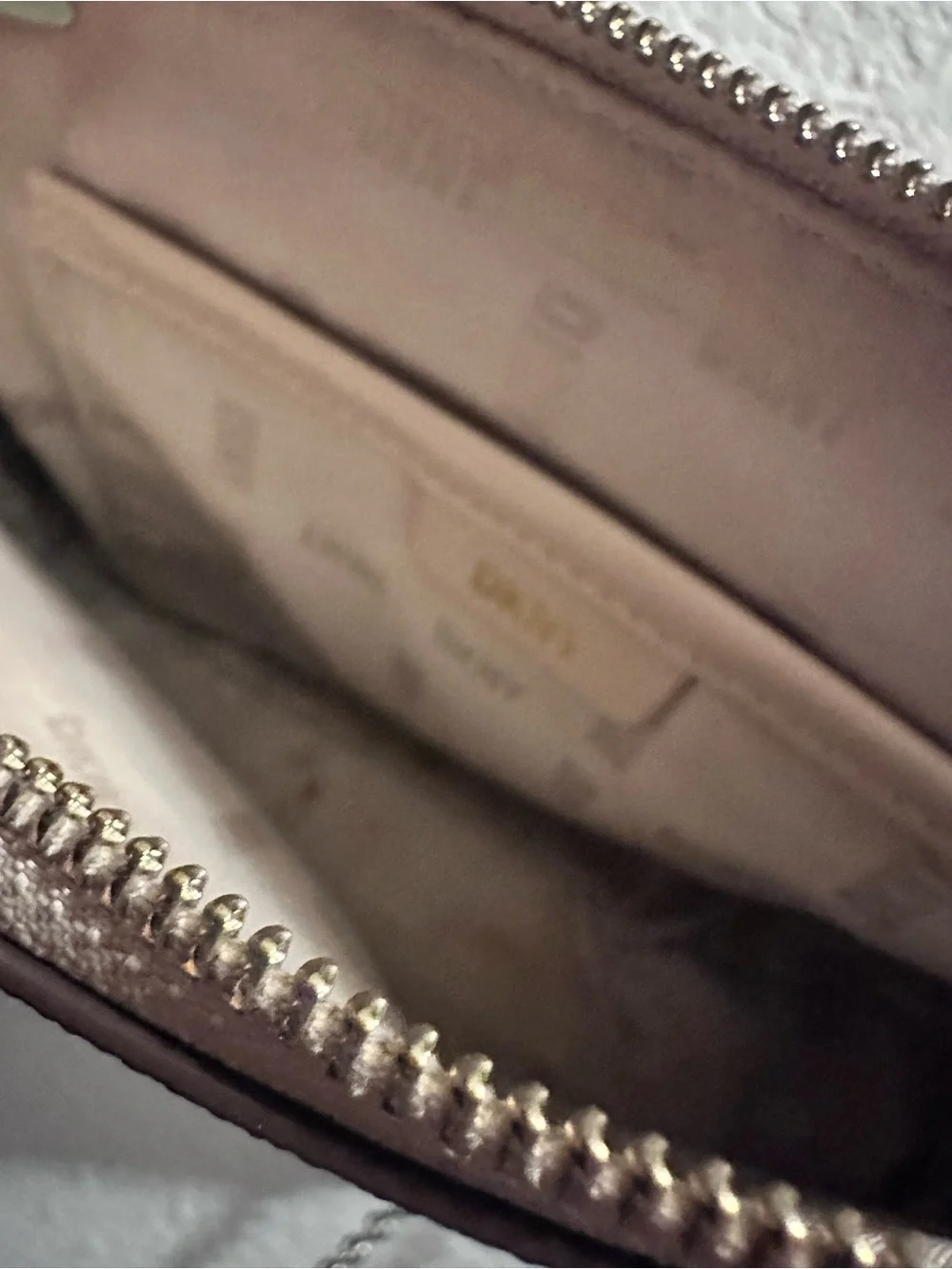 DKNY Zip Pouch Two tone Tan/beige